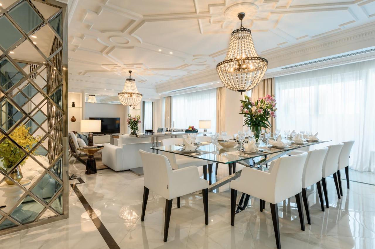 Centara West Bay Hotel & Residences Doha Exterior photo A dining room